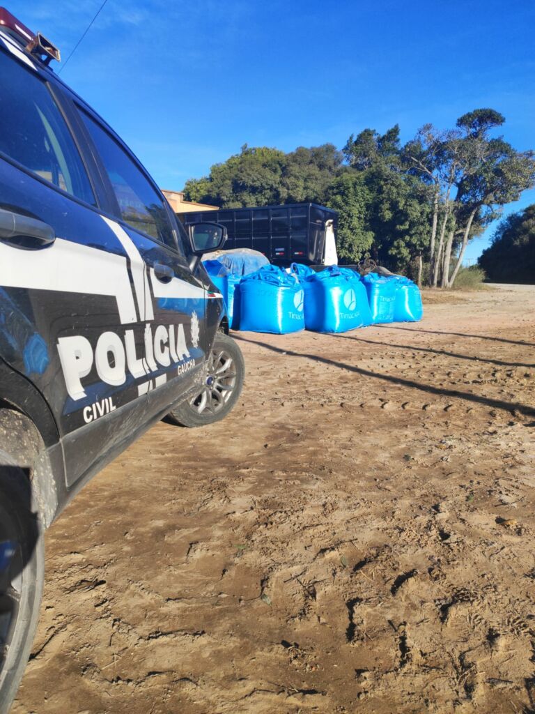 Polícia Civil apreende mais de 40 toneladas de fertilizantes em depósito clandestino em Rio Grande