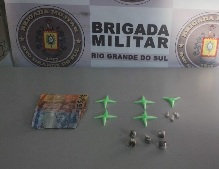 Homem é preso por tráfico de drogas no bairro Vila São Miguel em Rio Grande