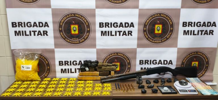 Brigada Militar prende jovem de 19 anos com drogas, arma e munições em Rio Grande