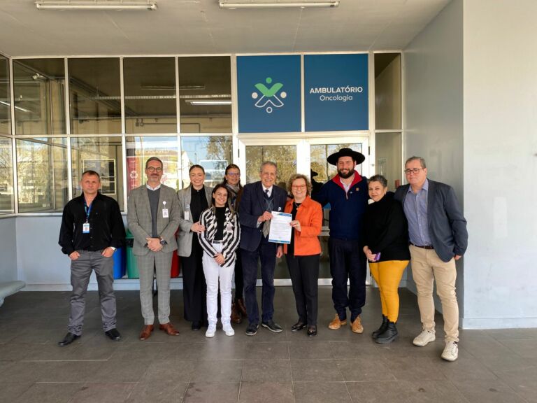 Santa Casa do Rio Grande recebe emenda do deputado federal Covatti Filho e visita da deputada estadual Silvana Covatti e do vereador Gaúcho dos Bairros