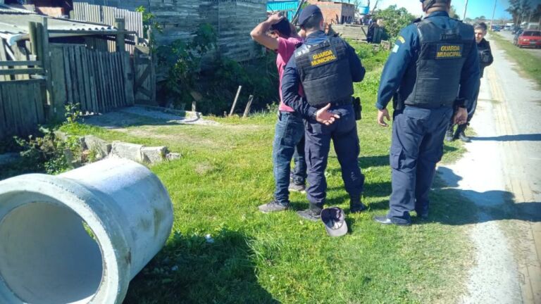 Guarda Municipal prende dupla por furto de tubos de concreto da obra da ERS-734