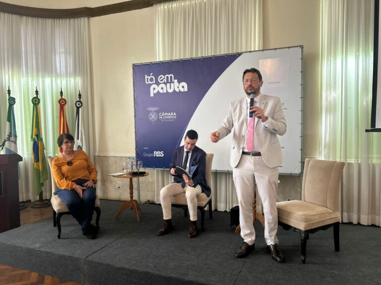 Lideranças debatem futuro econômico de Rio Grande em mais uma edição do Tá em Pauta