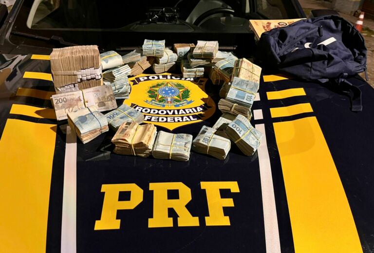 Mais de R$ 364 mil em espécie são apreendidos pela PRF em Rio Grande