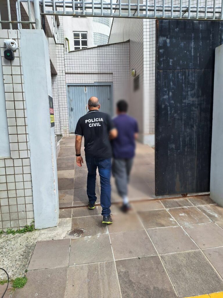 Homem é preso em Rio Grande acusado de estuprar as próprias filhas