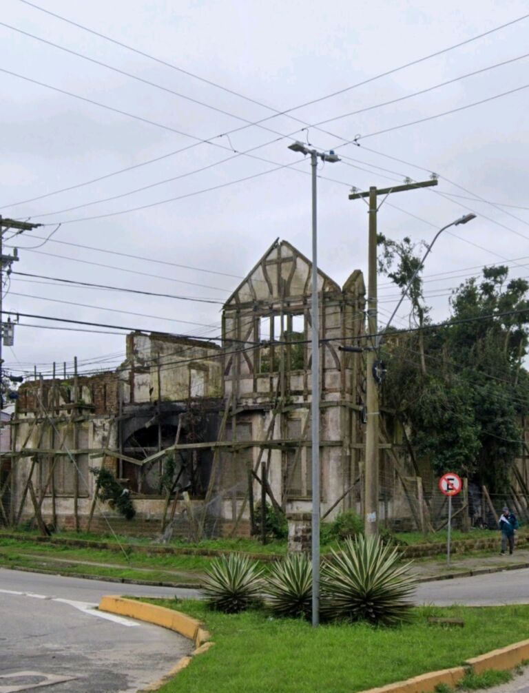 MP ajuíza ação para retirada de ocupantes e segurança do prédio “Cassino dos Mestres” em Rio Grande