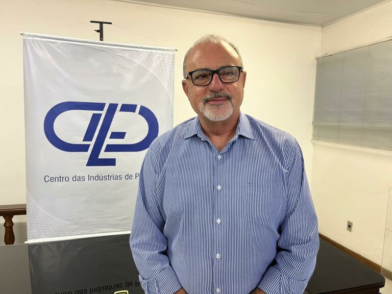 Vittorino Ardizzone toma posse no CIPEL