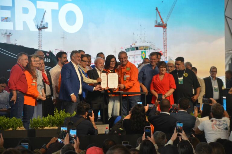 Lula cumpre agenda em Rio Grande com entrega de moradias, investimentos no porto e retomada do Polo Naval