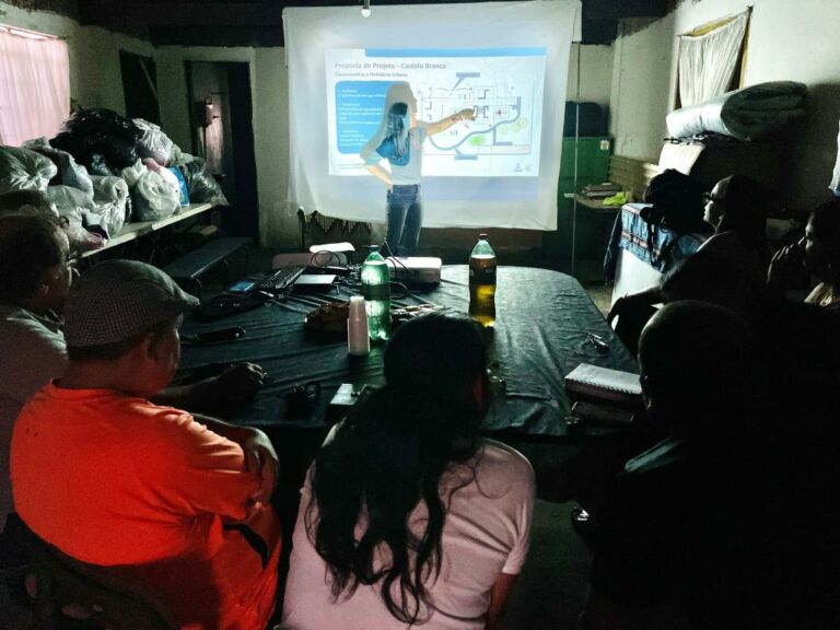 Prefeitura apresenta projetos de novas praças em reunião com moradores do Castelo Branco