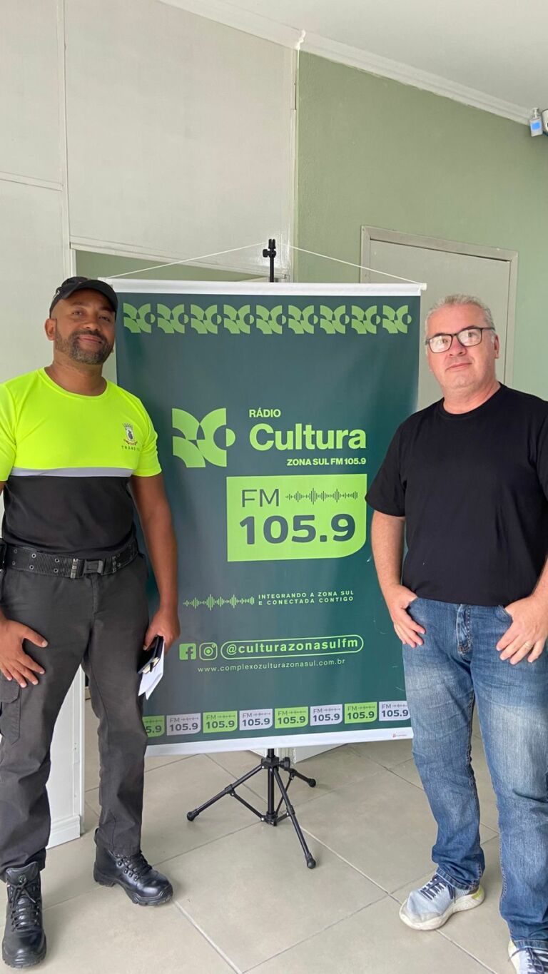 Agente de trânsito esclarece novas regras para ciclomotores em entrevista na Rádio Cultura