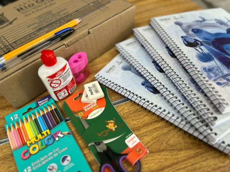 Prefeitura inicia entrega de kits escolares na rede municipal de Rio Grande