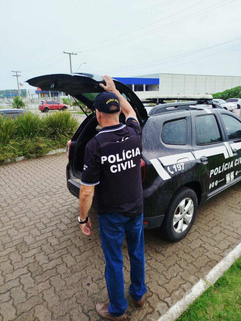 Polícia Civil prende jovem por descumprimento de medida protetiva em Rio Grande