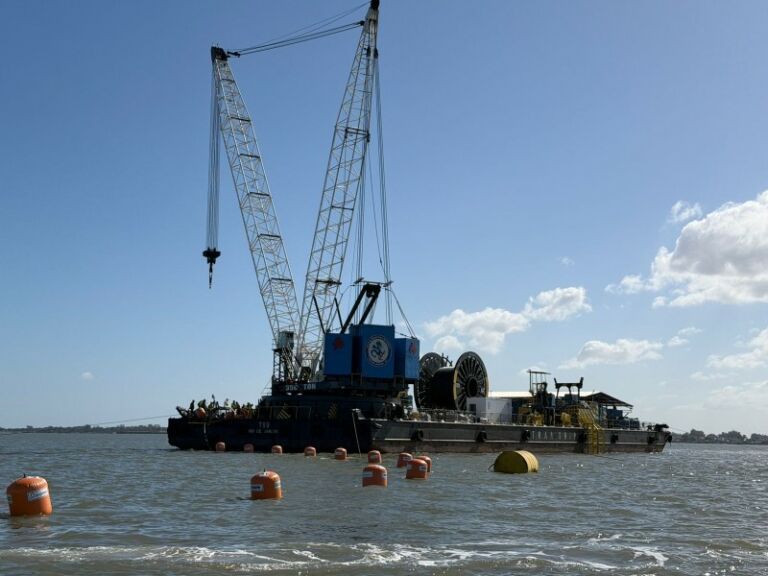 Executivo acompanha etapa de obra que vai reforçar fornecimento de energia em São José do Norte