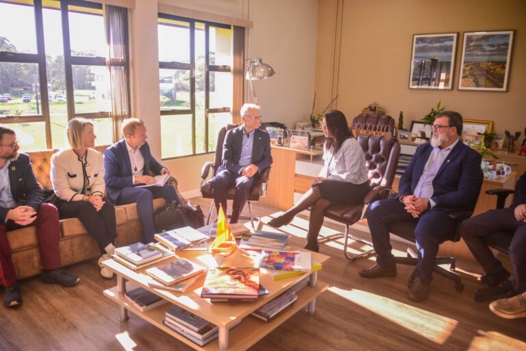 FURG recebe visita da Embaixada Real da Noruega